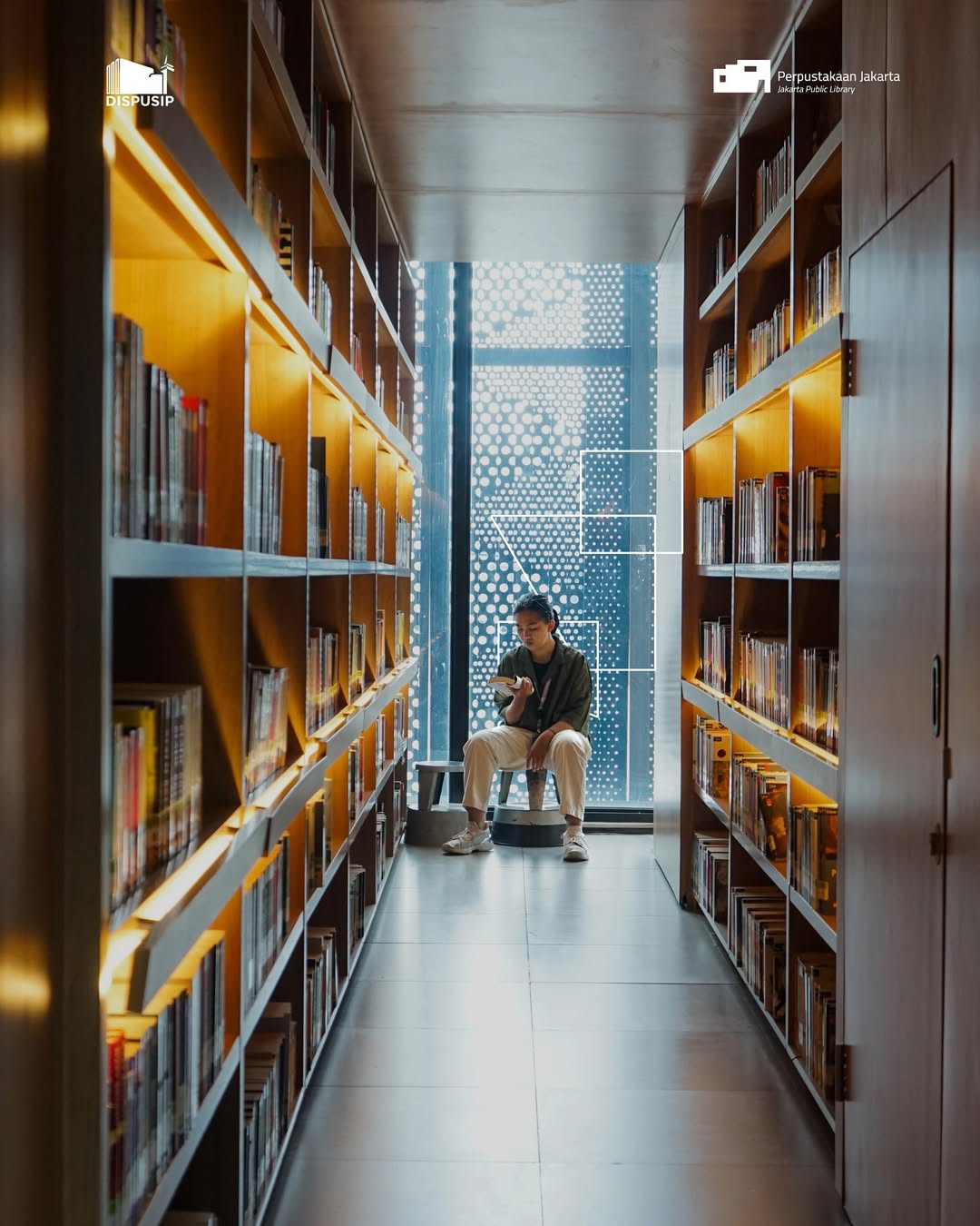Perpustakaan%20TIM%20IG%20Perpsutakaan%20TIM - 5 Rekomendasi Perpustakaan Estetik yang Wajib Kamu Kunjungi